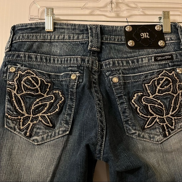 Miss Me Signature Rise Boot Blue Jeans 28 Med Wash Rhinestones Embroidered Rose - Picture 2 of 15
